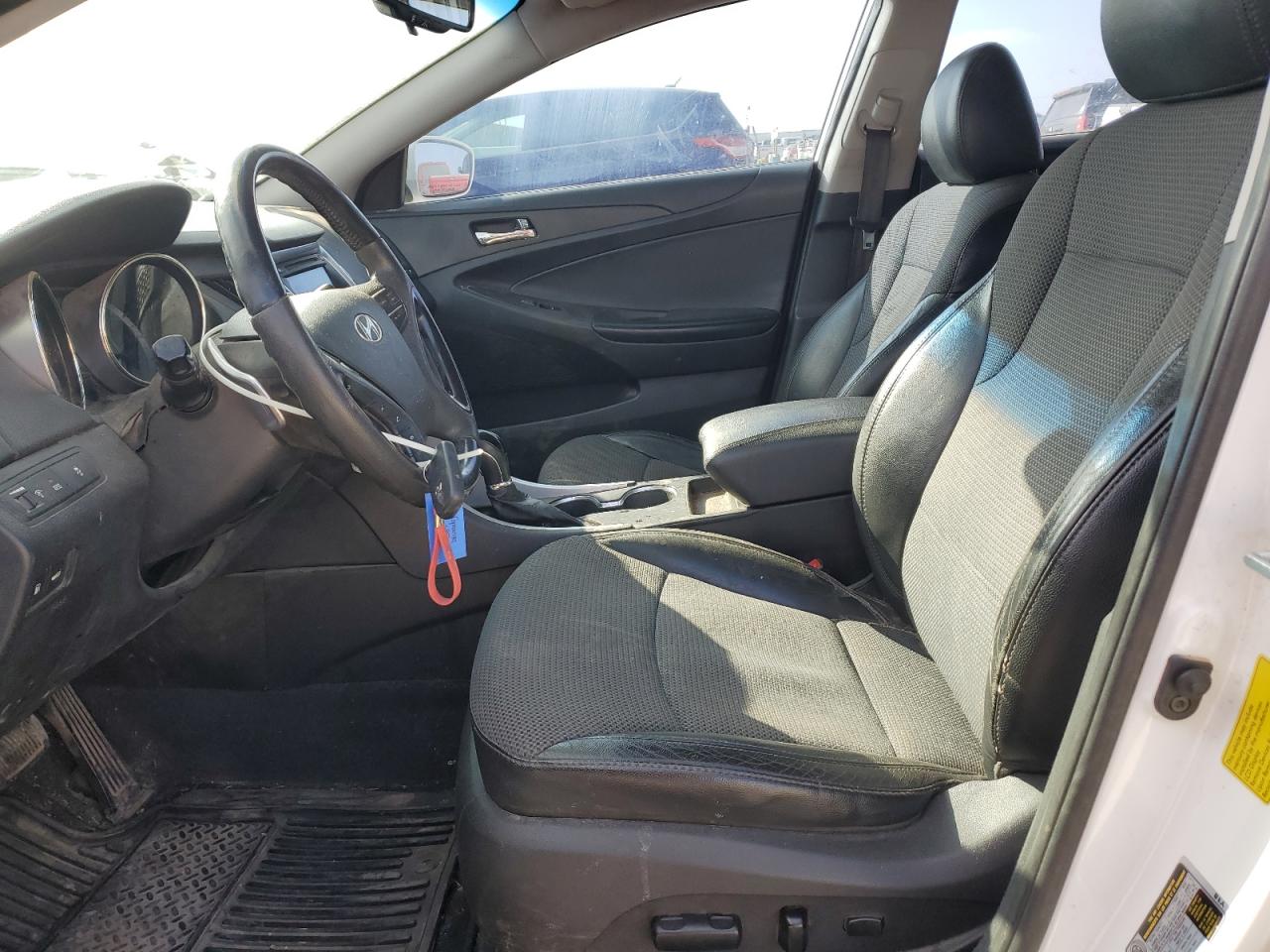 2012 Hyundai Sonata - Image 7