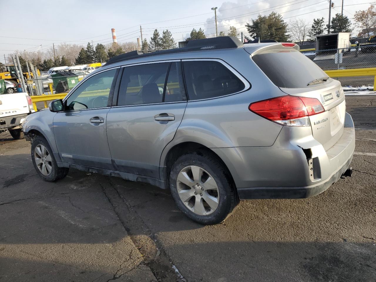 2011 Subaru Outback - Image 2