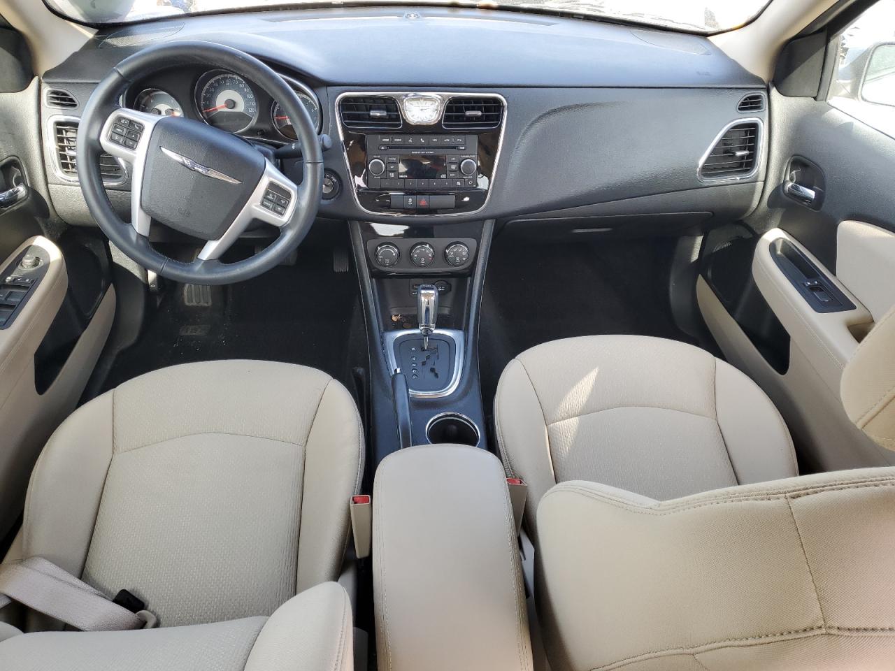 2013 Chrysler 200 - Image 8