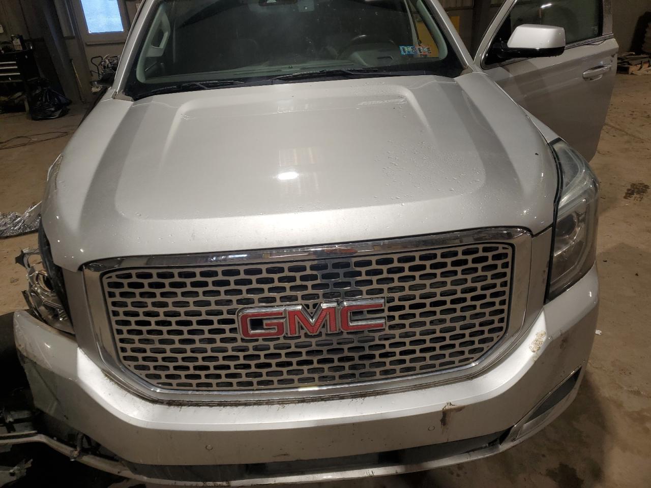 2015 GMC Yukon - Image 14