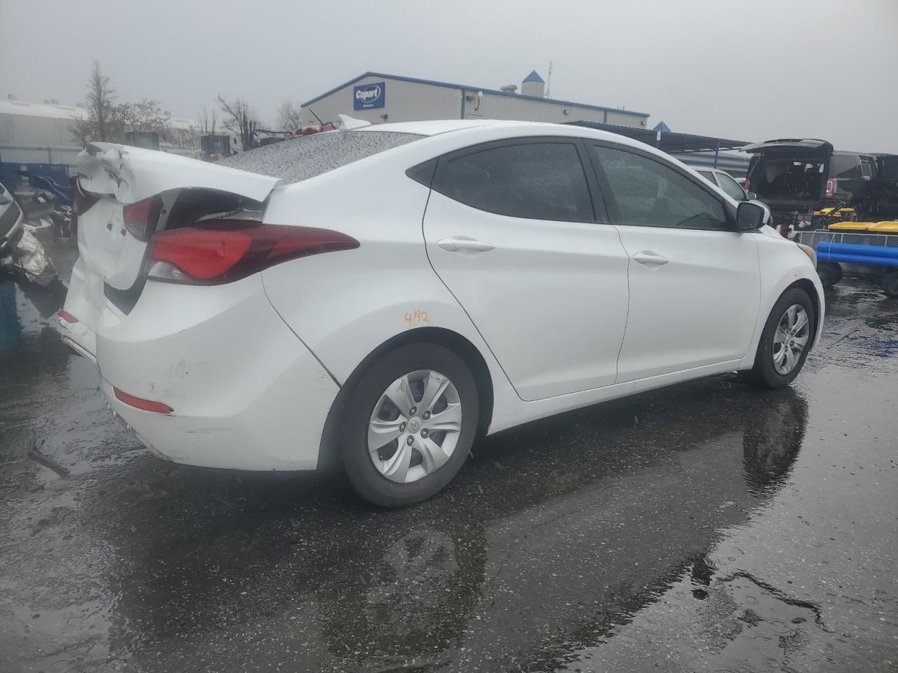 2016 Hyundai Elantra - Image 3