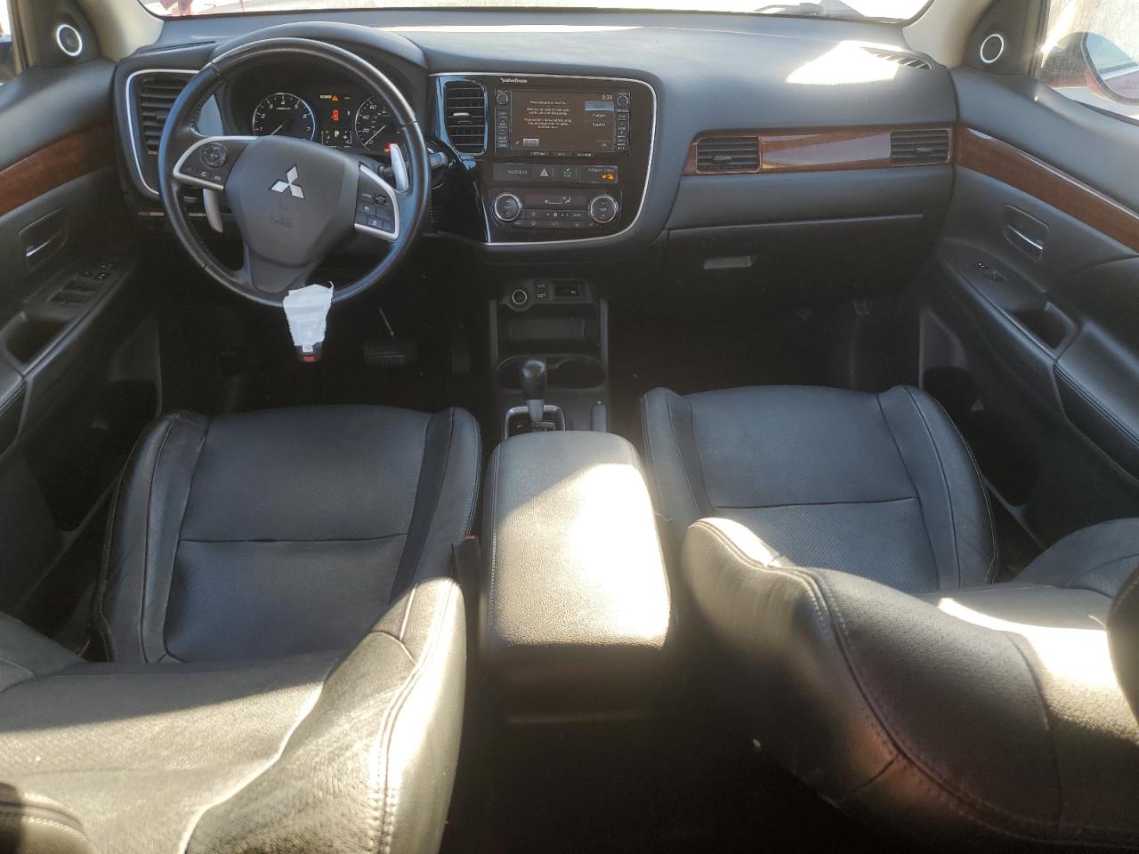 2015 Mitsubishi Outlander - Image 8
