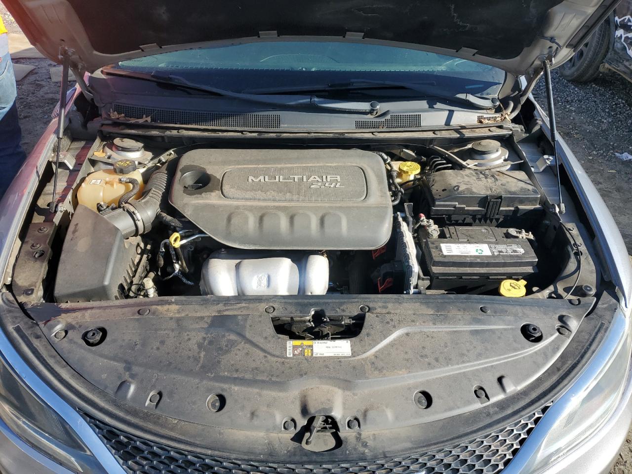 2015 Chrysler 200 - Image 12