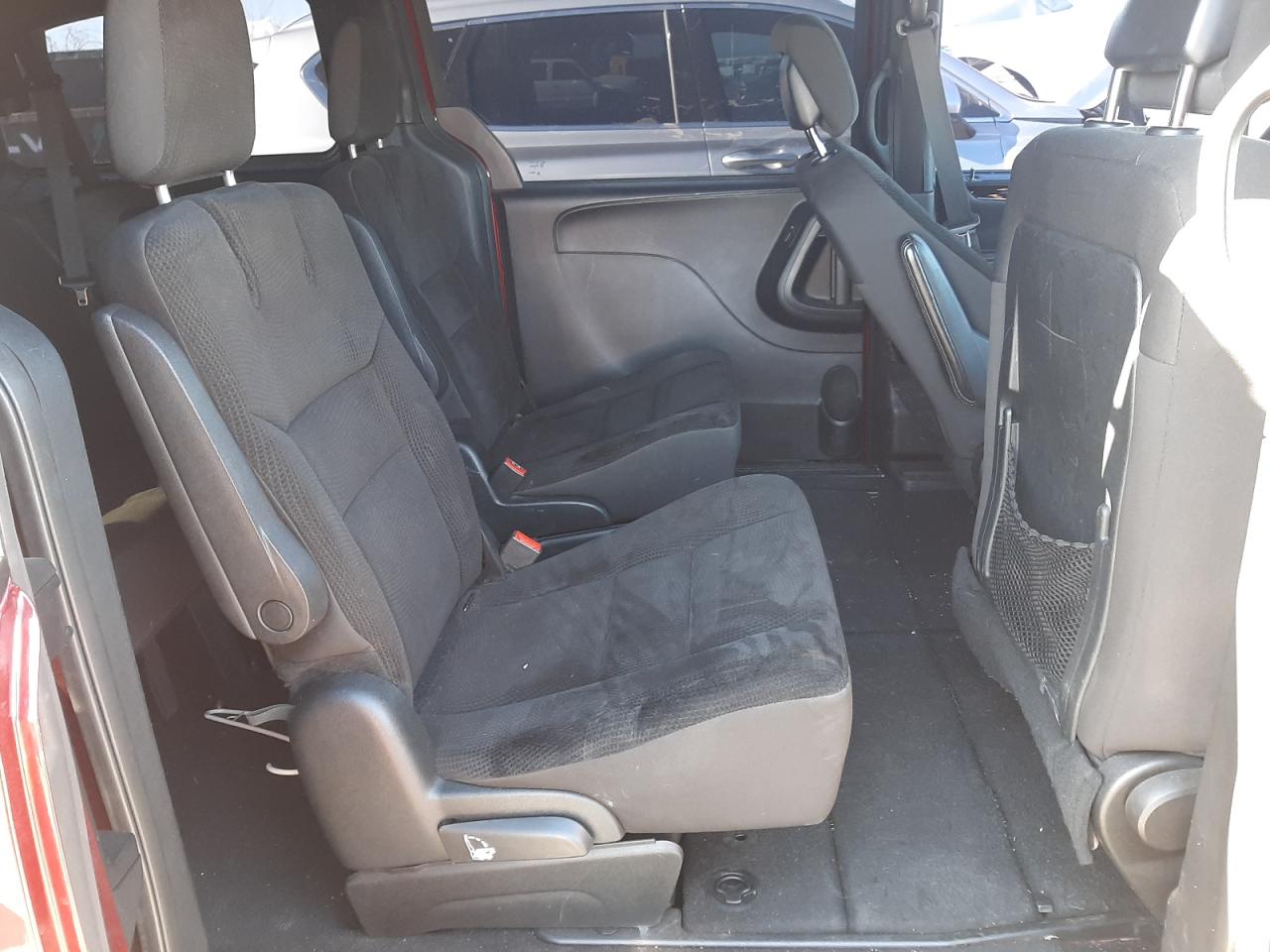 2018 Dodge Caravan - Image 11