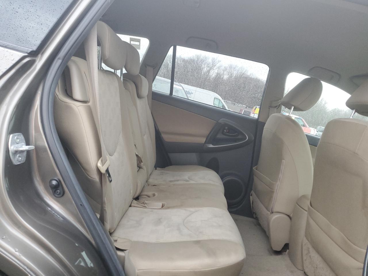 2010 Toyota RAV 4 - Image 11