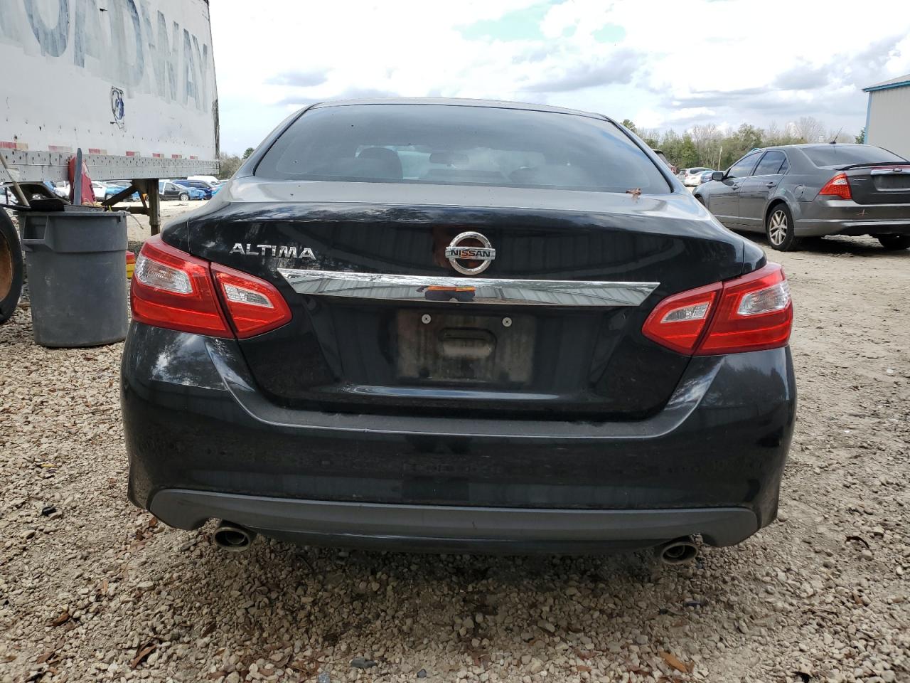 2017 Nissan Altima - Image 6