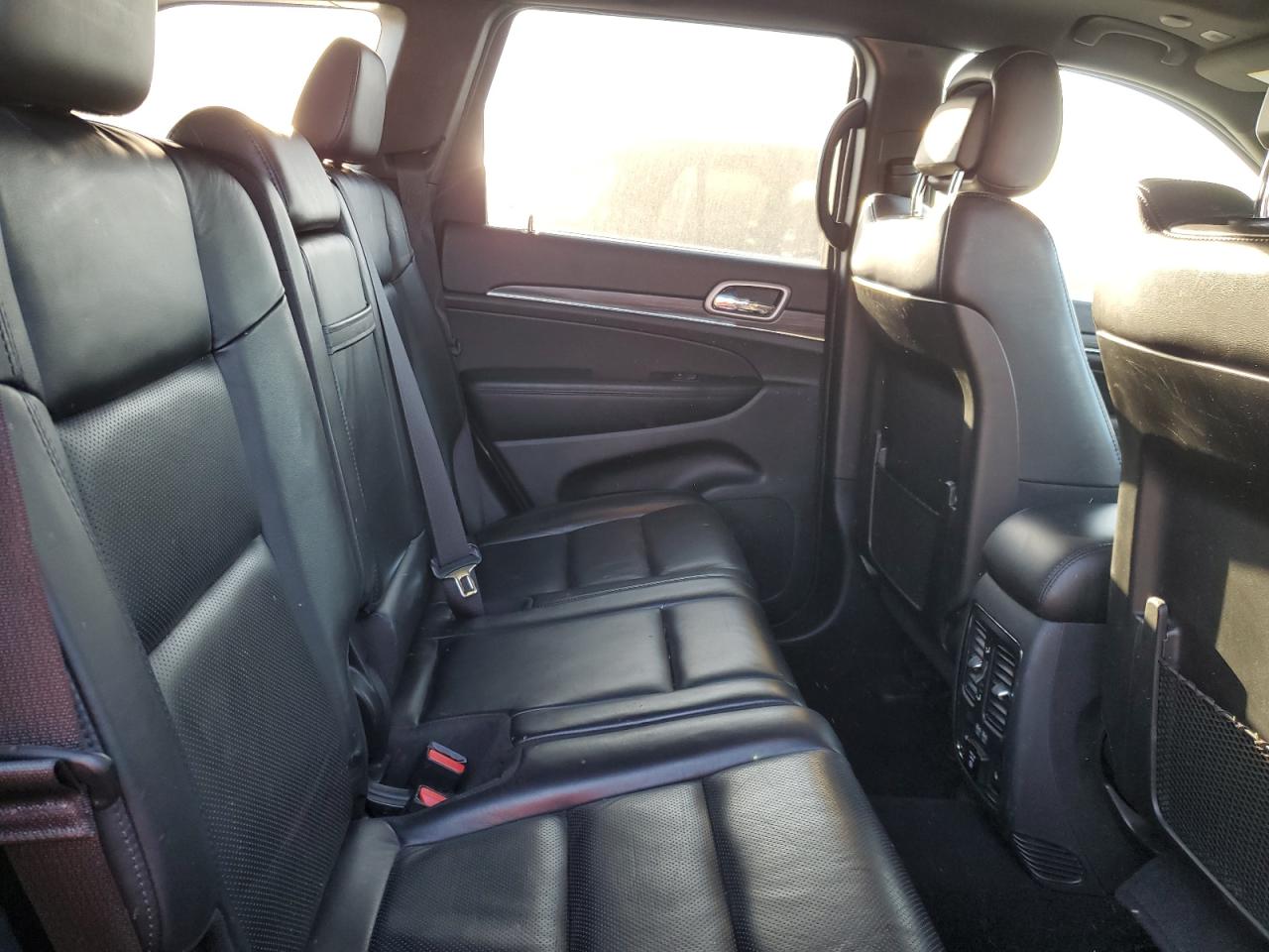 2020 Jeep Grand Cherokee - Image 10
