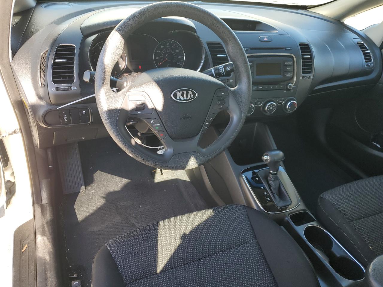 2017 Kia Forte - Image 8