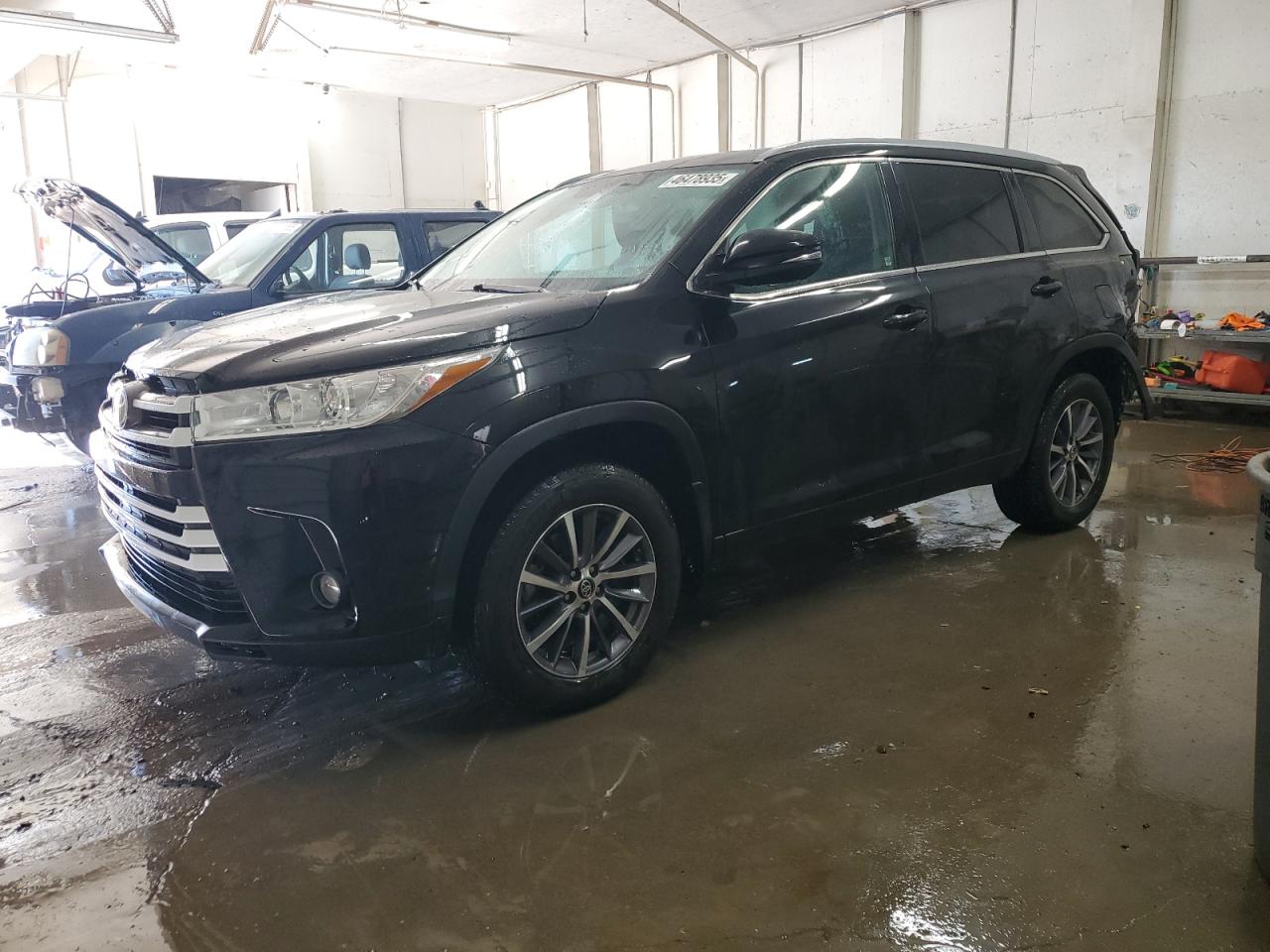2019 Toyota Highlander - Image 1