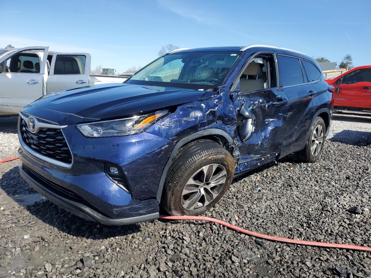 2022 Toyota Highlander - Image 1