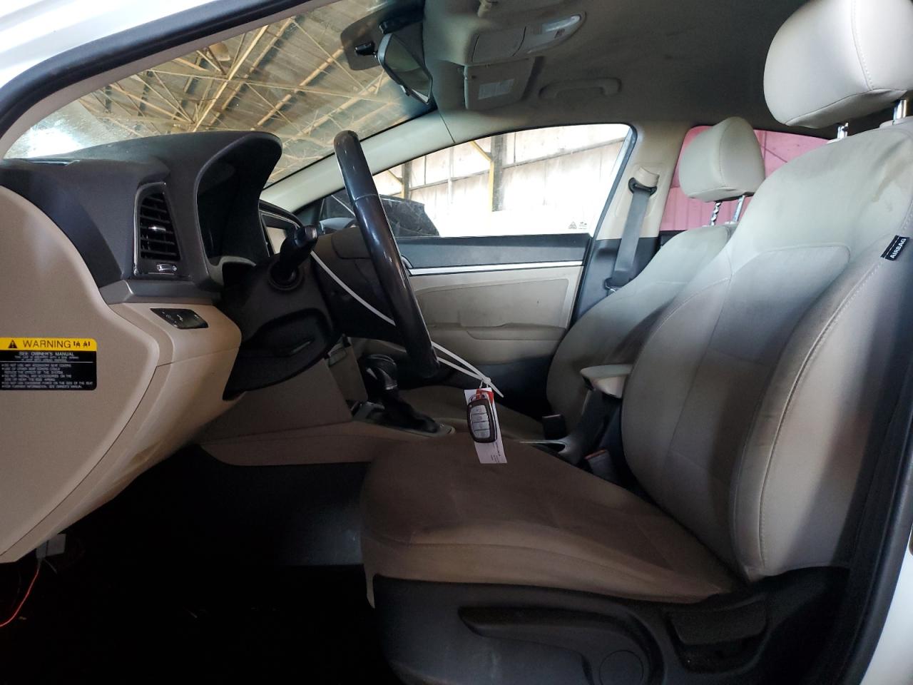 2017 Hyundai Elantra - Image 7