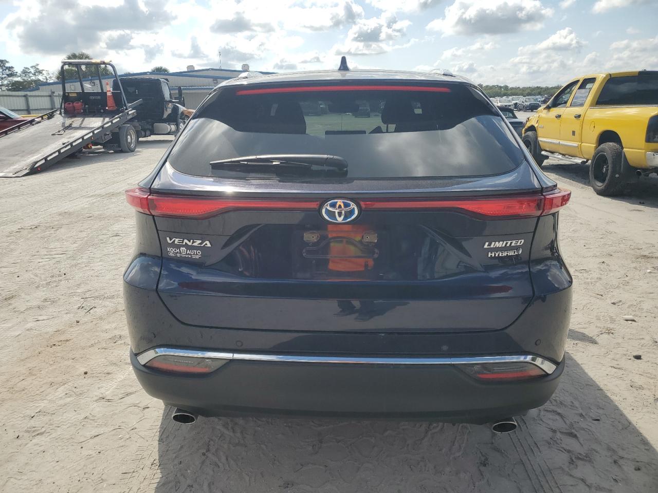 2021 Toyota Venza - Image 6