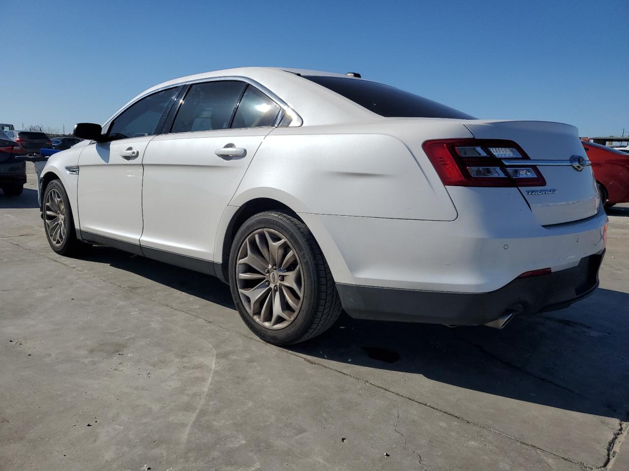 2018 Ford Taurus - Image 2