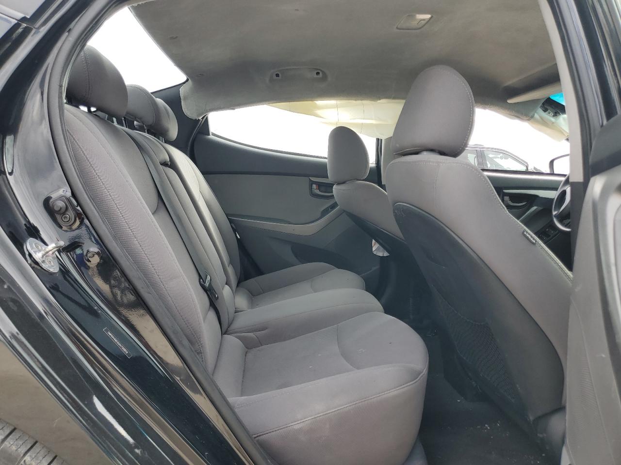 2016 Hyundai Elantra - Image 10