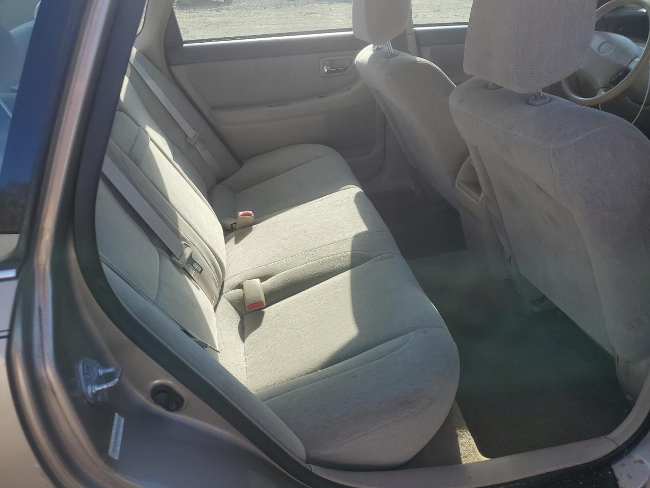 2001 Toyota Avalon - Image 10