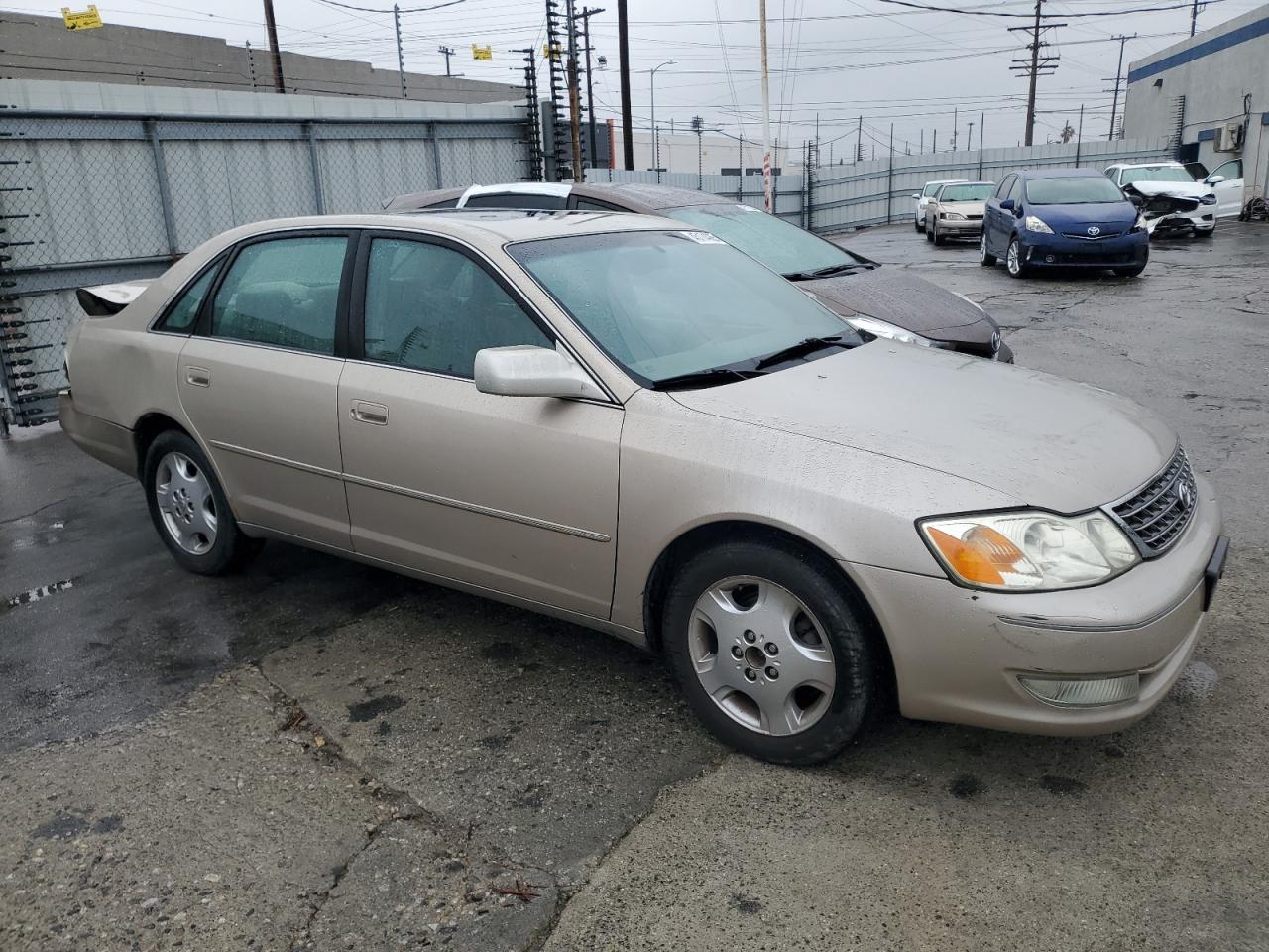 2004 Toyota Avalon - Image 4