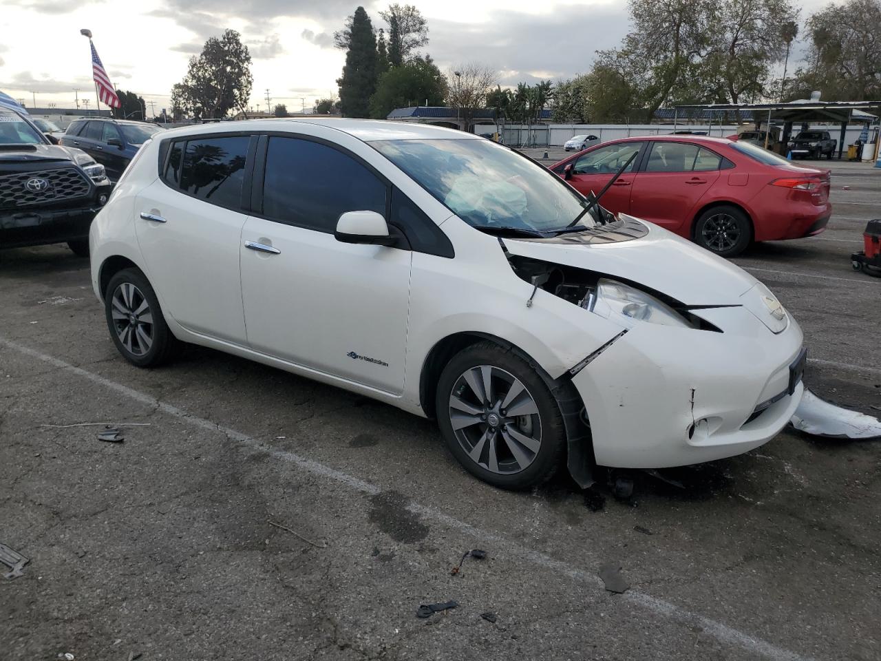 2015 Nissan Leaf - Image 4