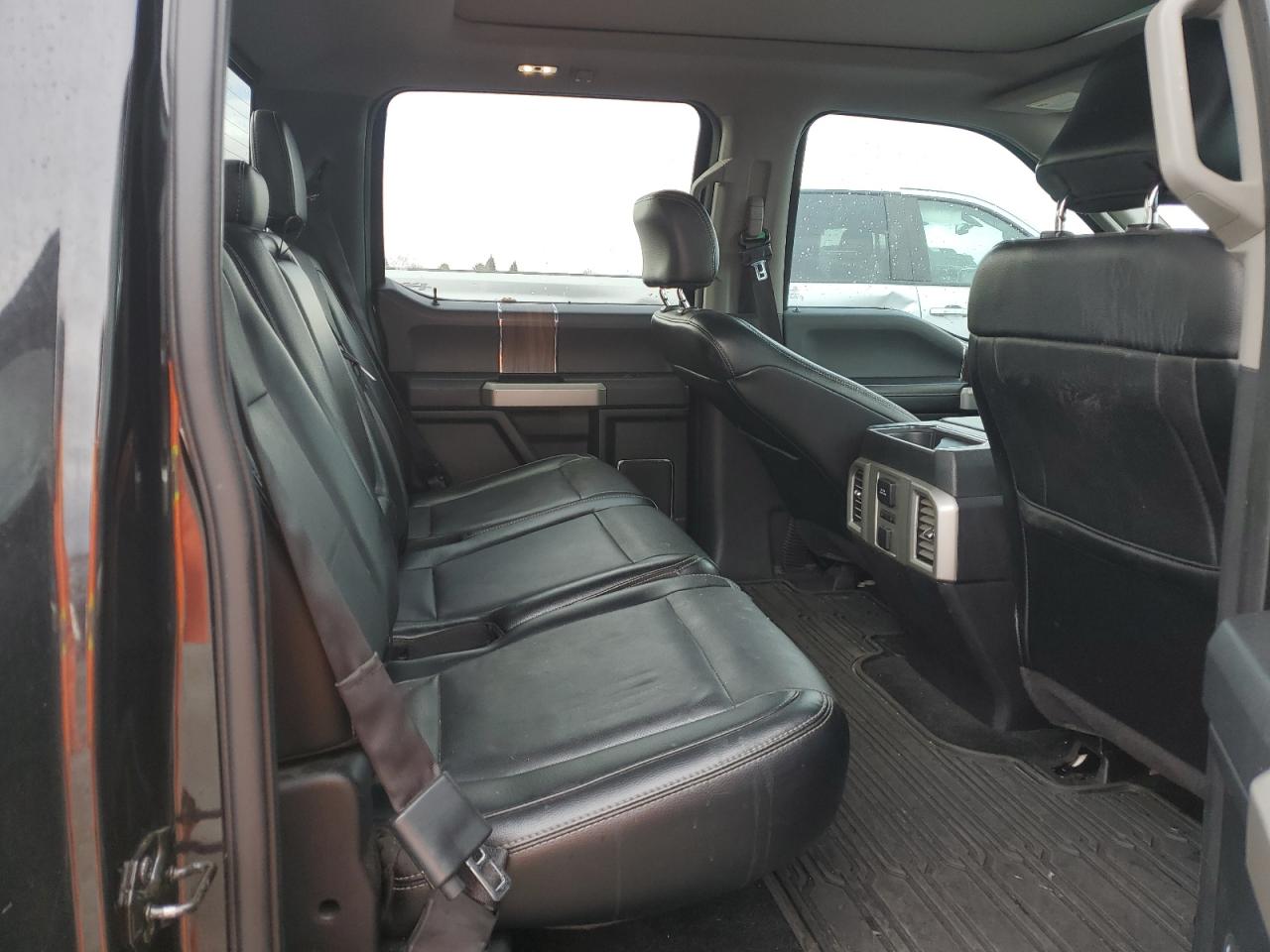 2015 Ford F-150 - Image 10