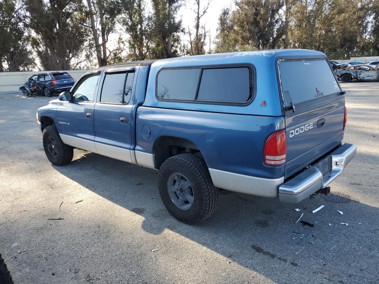 2001 Dodge Dakota - Image 2