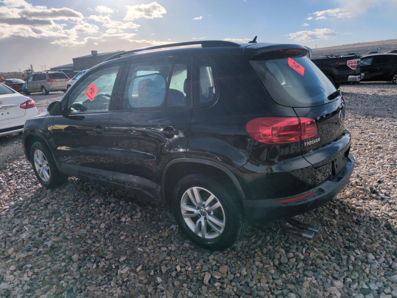 2016 Volkswagen Tiguan - Image 2