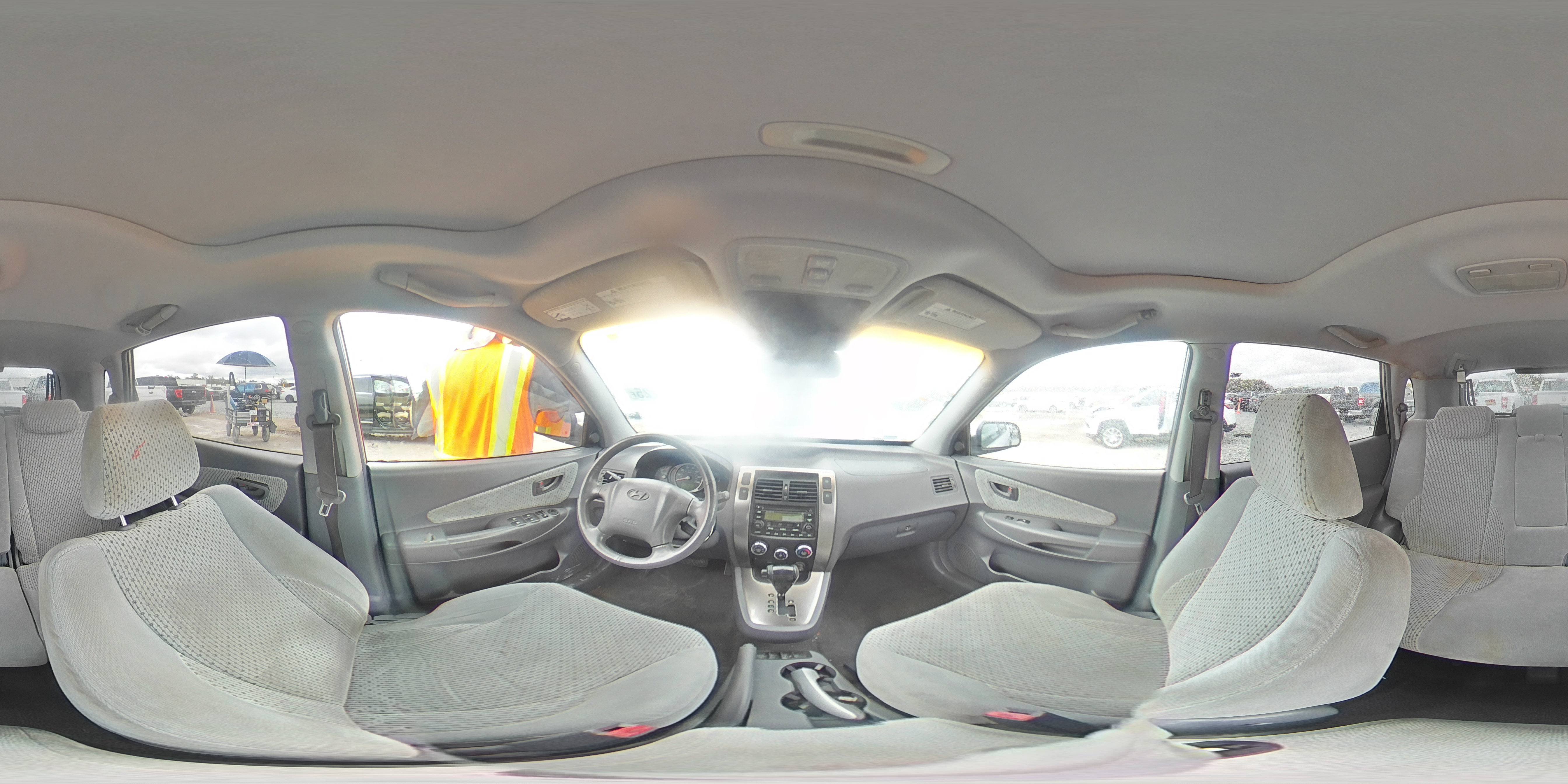 2005 Hyundai Tucson - Image 14