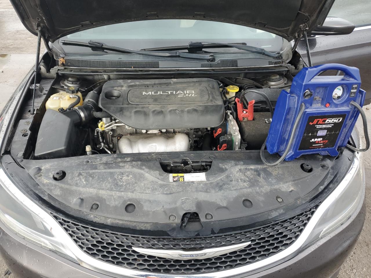 2015 Chrysler 200 - Image 11