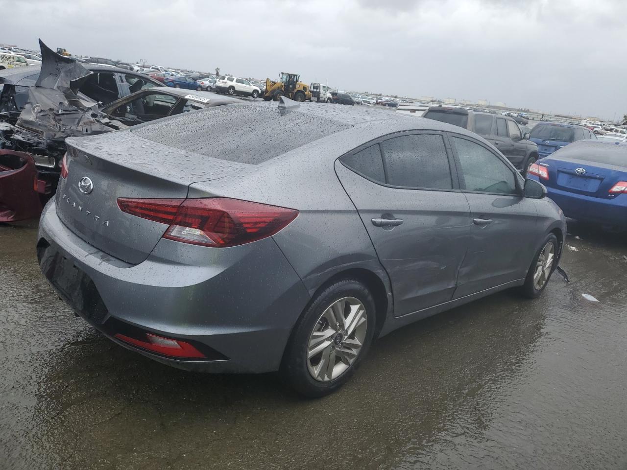 2020 Hyundai Elantra - Image 3
