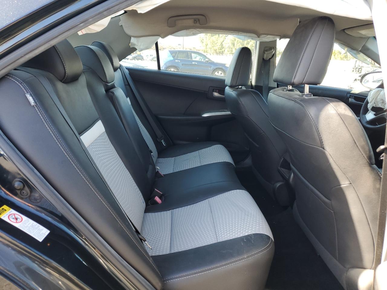 2014 Toyota Camry - Image 10