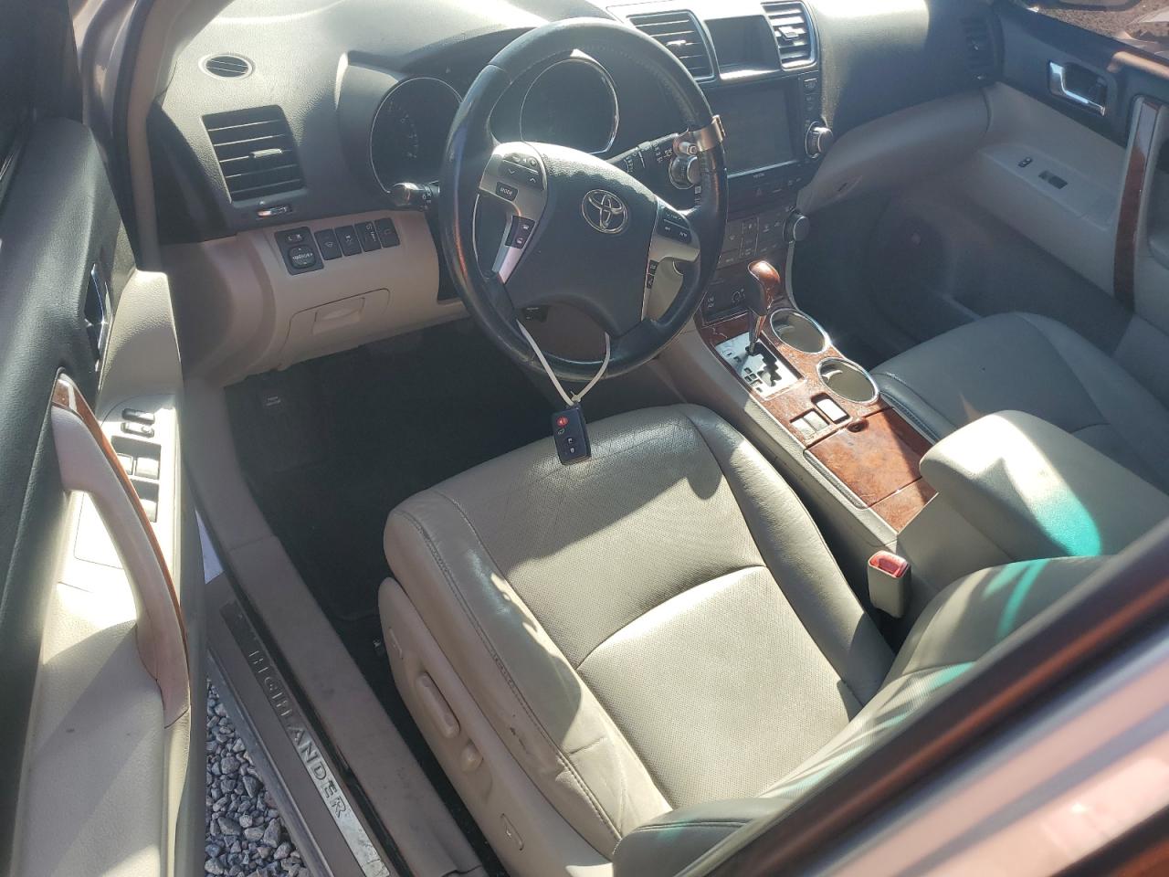 2012 Toyota Highlander - Image 8