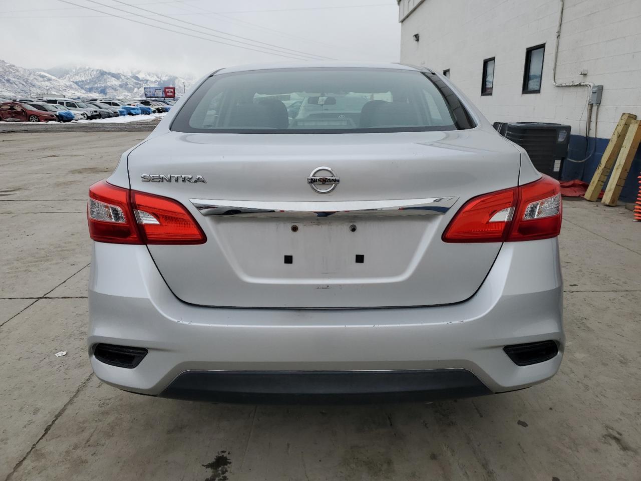 2017 Nissan Sentra - Image 6