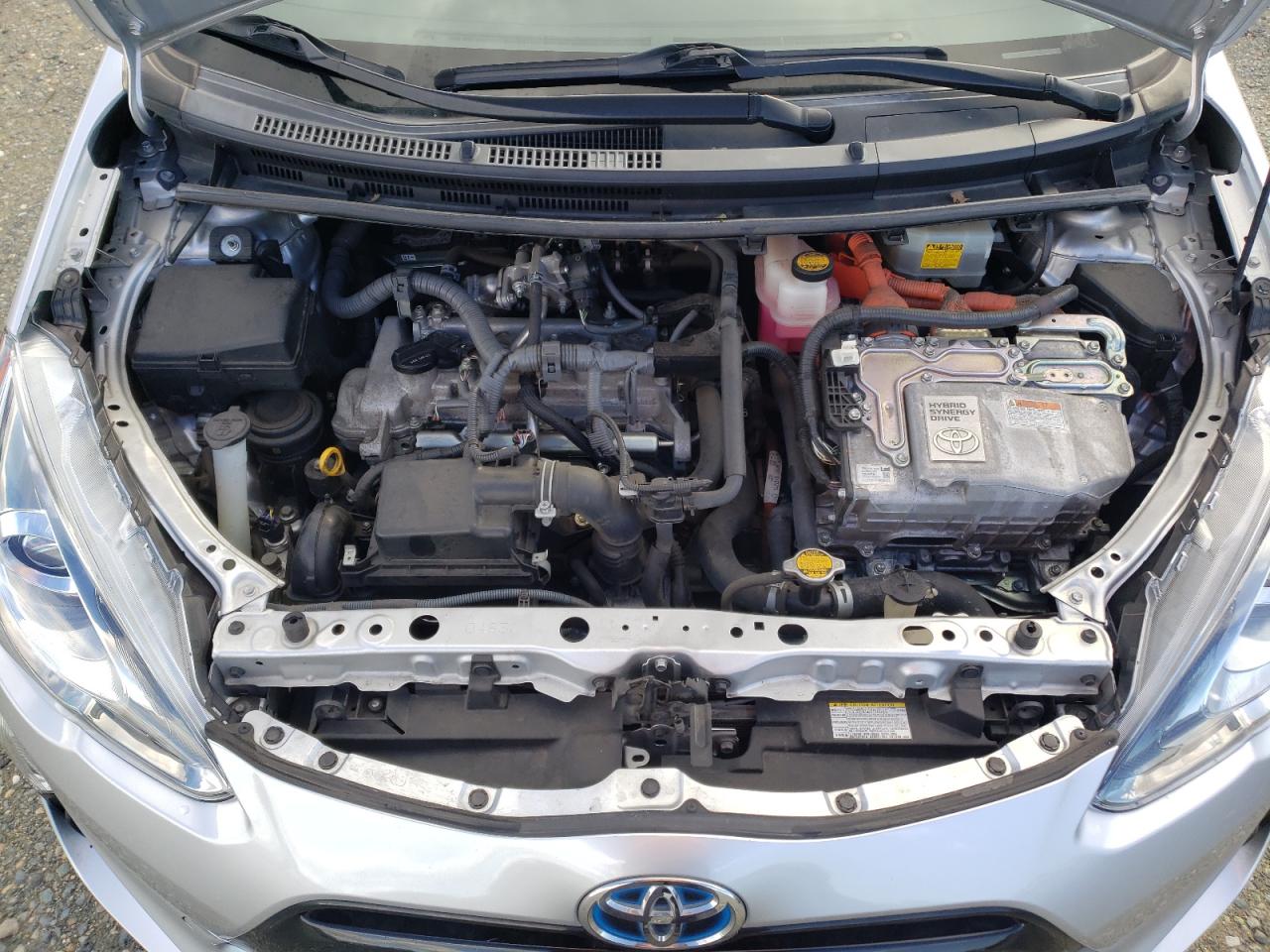 2015 Toyota Prius - Image 11