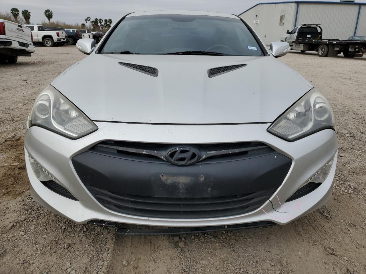 2013 Hyundai Genesis - Image 5