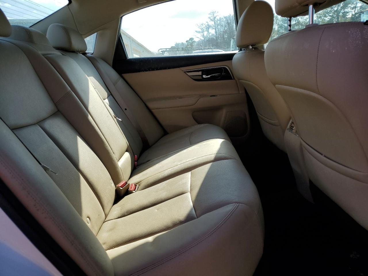 2015 Nissan Altima - Image 10