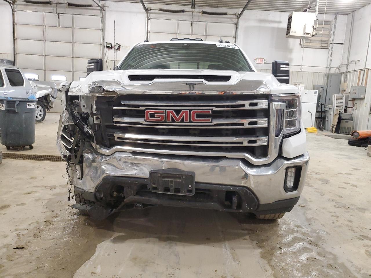 2022 GMC Sierra - Image 5