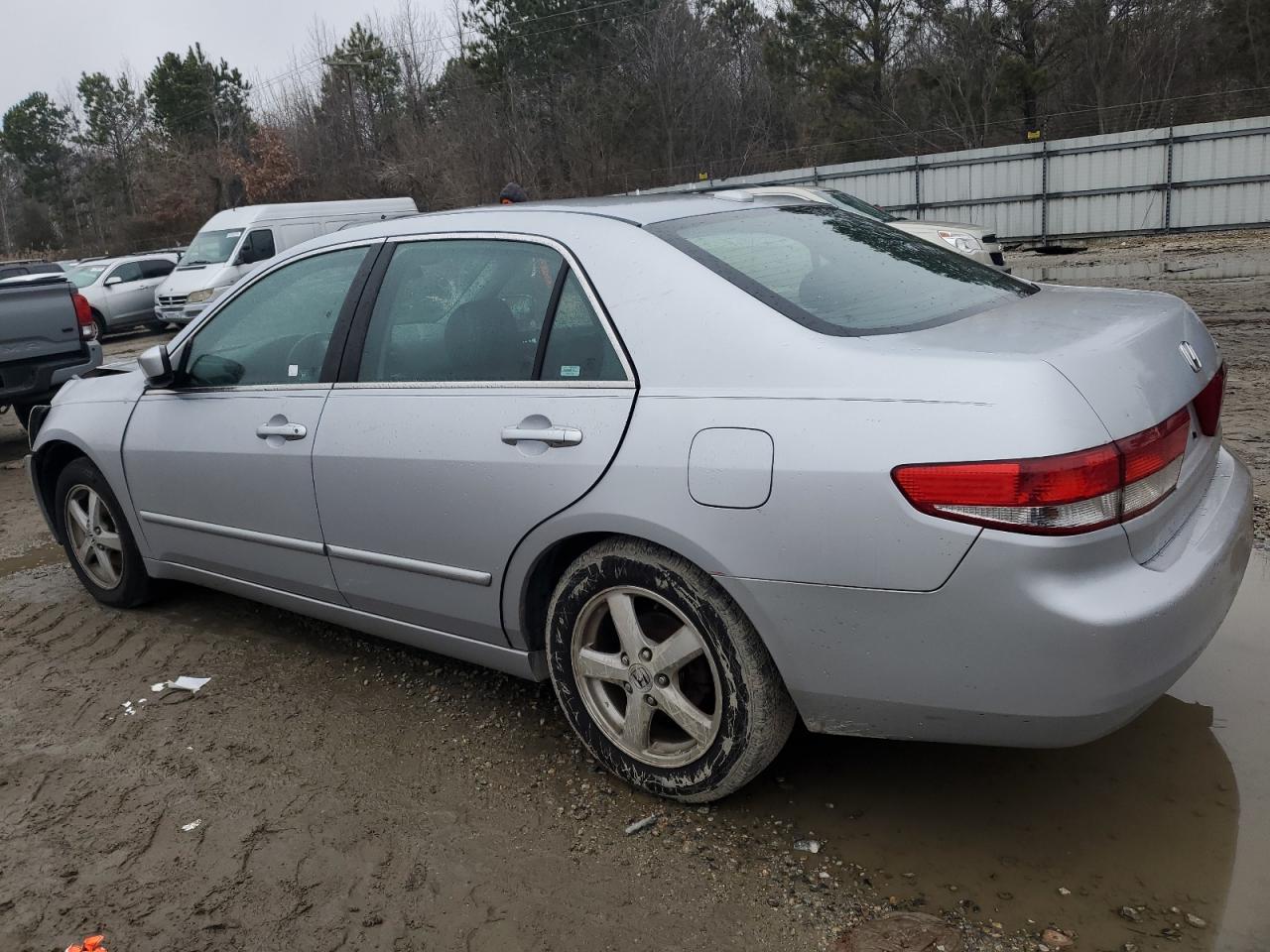 2004 Honda Accord - Image 2