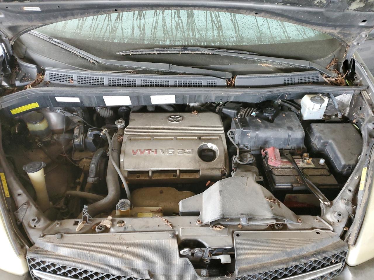 2004 Toyota Sienna - Image 12