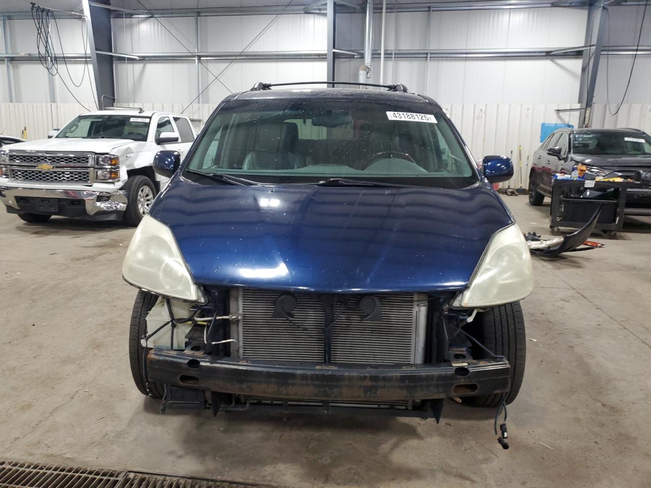2004 Toyota Sienna - Image 5
