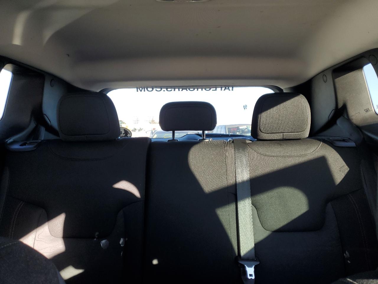 2016 Jeep Renegade - Image 10
