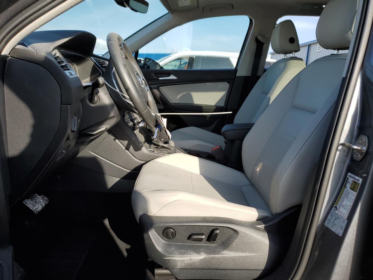 2021 Volkswagen Tiguan - Image 7