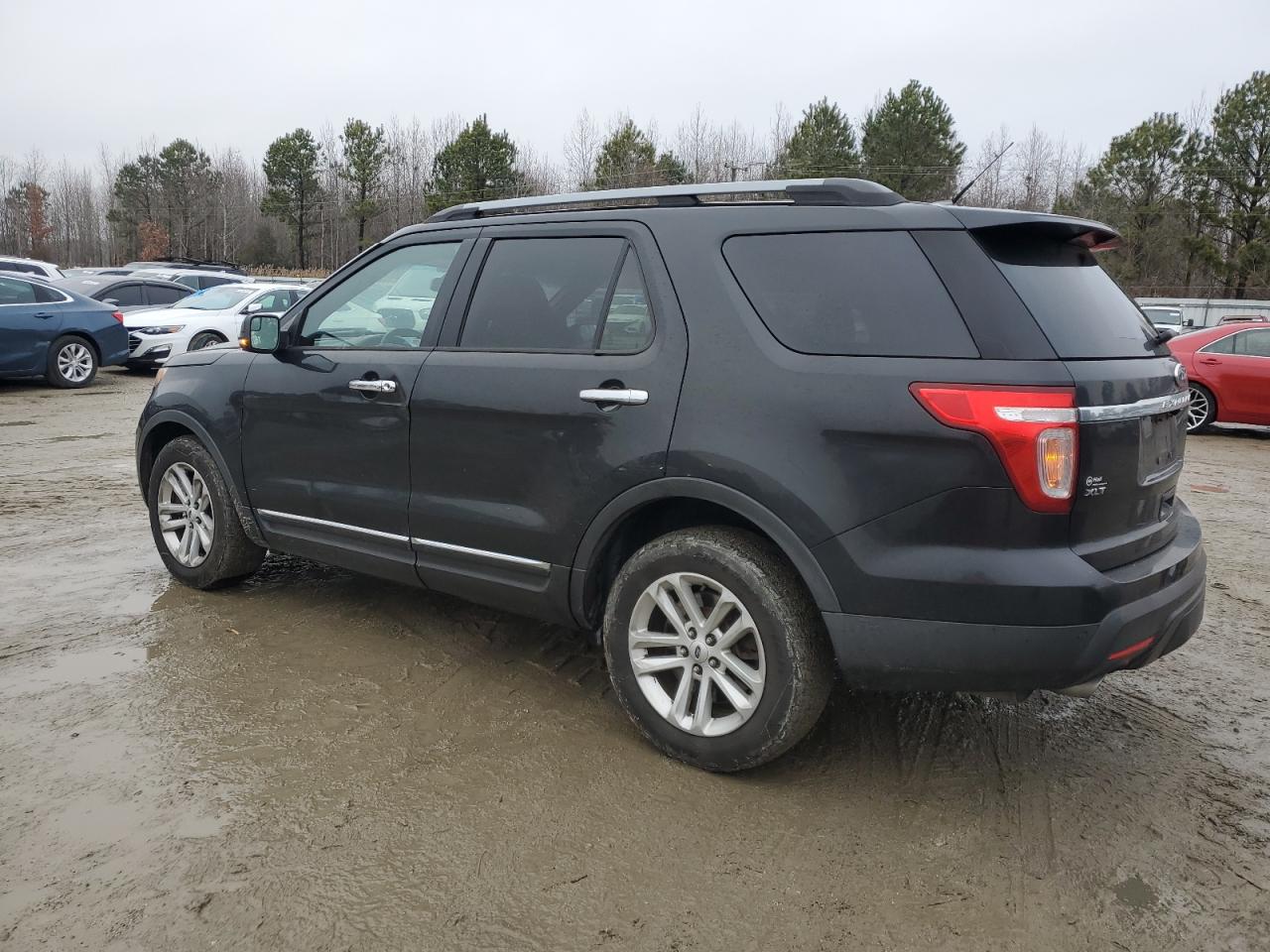 2015 Ford Explorer - Image 2
