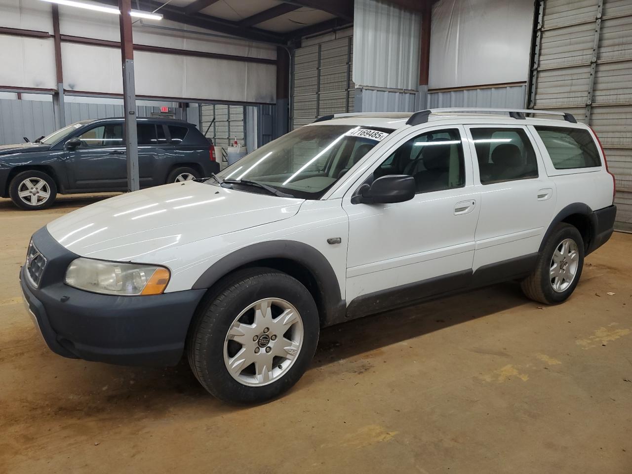 2005 Volvo XC70 - Image 1