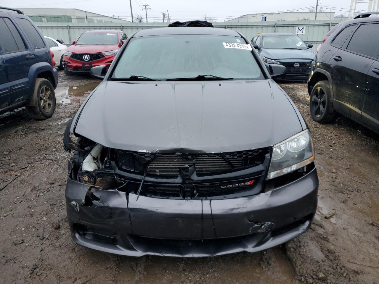 2014 Dodge Avenger - Image 5