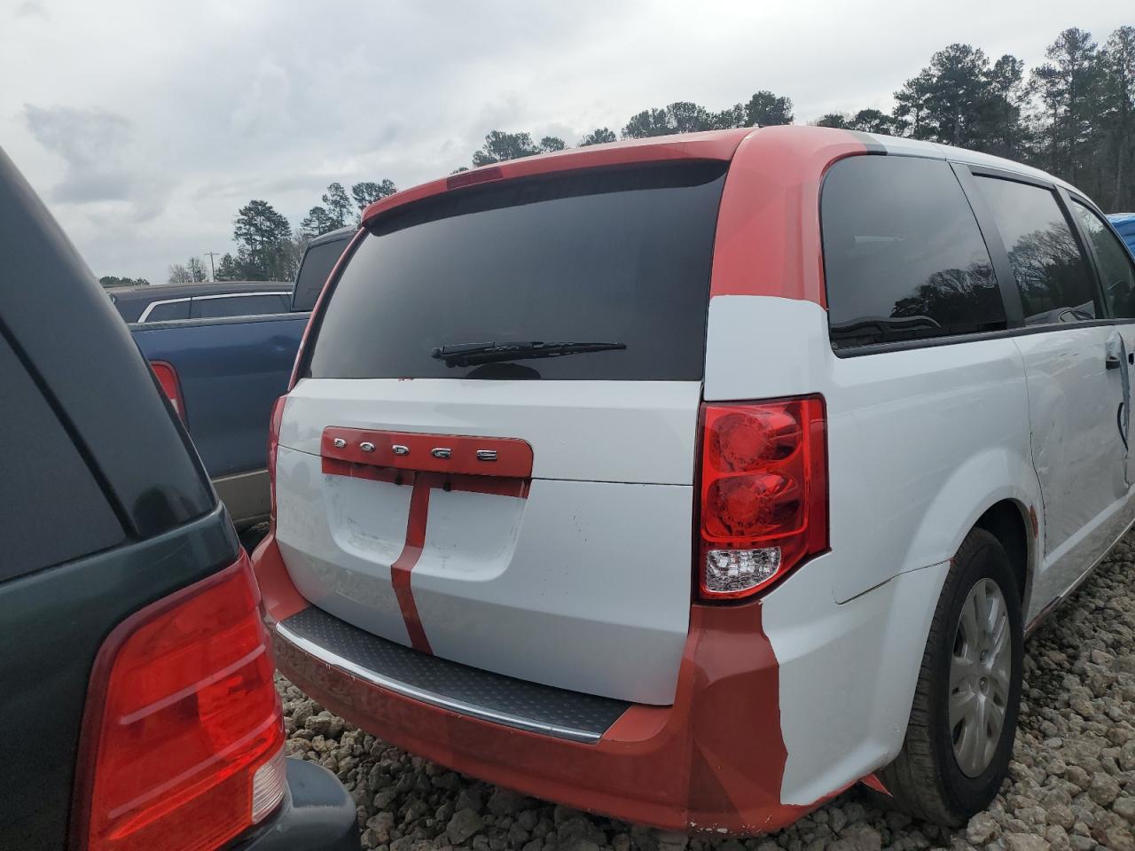 2020 Dodge Caravan - Image 6