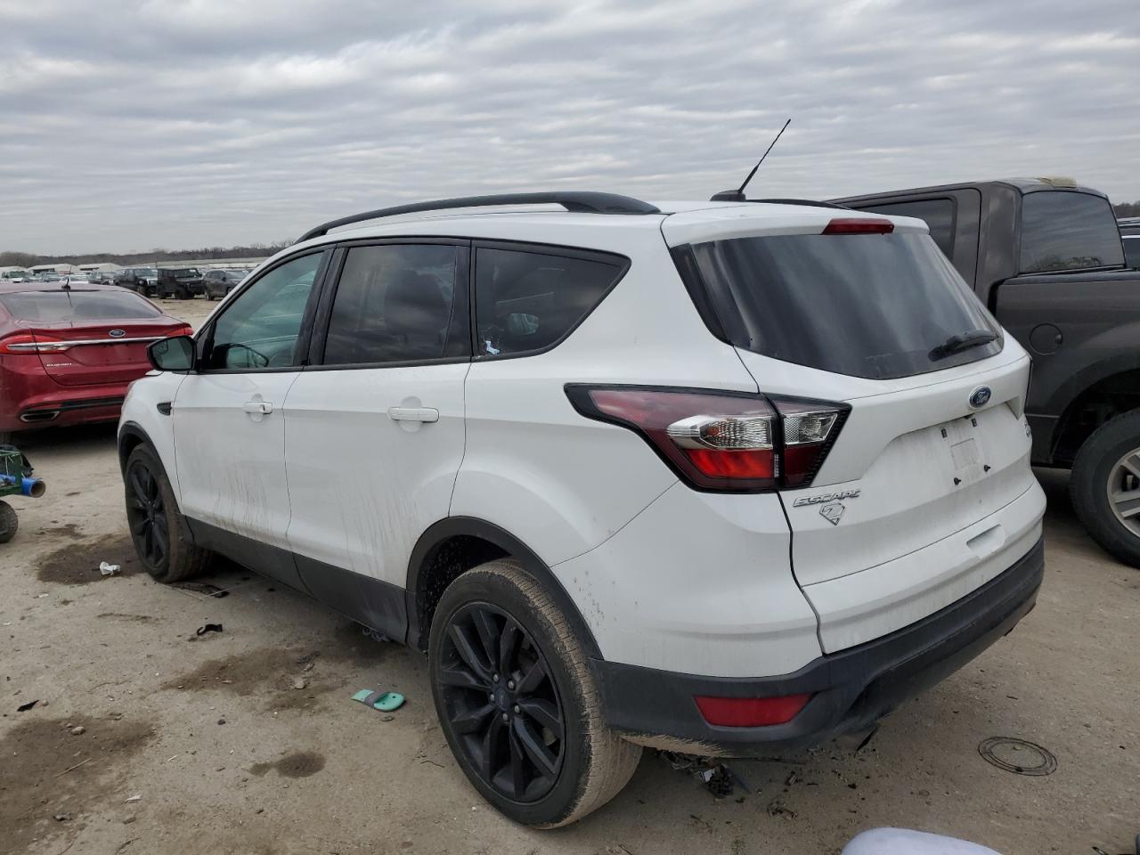 1FMCU0GD0HUD85182 FORD ESCAPE 2017