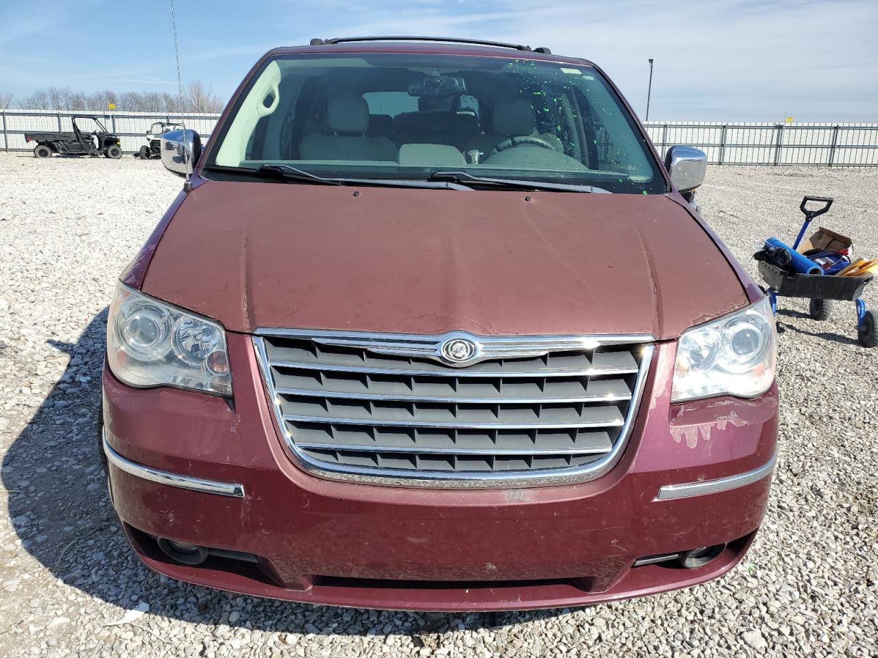 2008 Chrysler Town & Country - Image 5