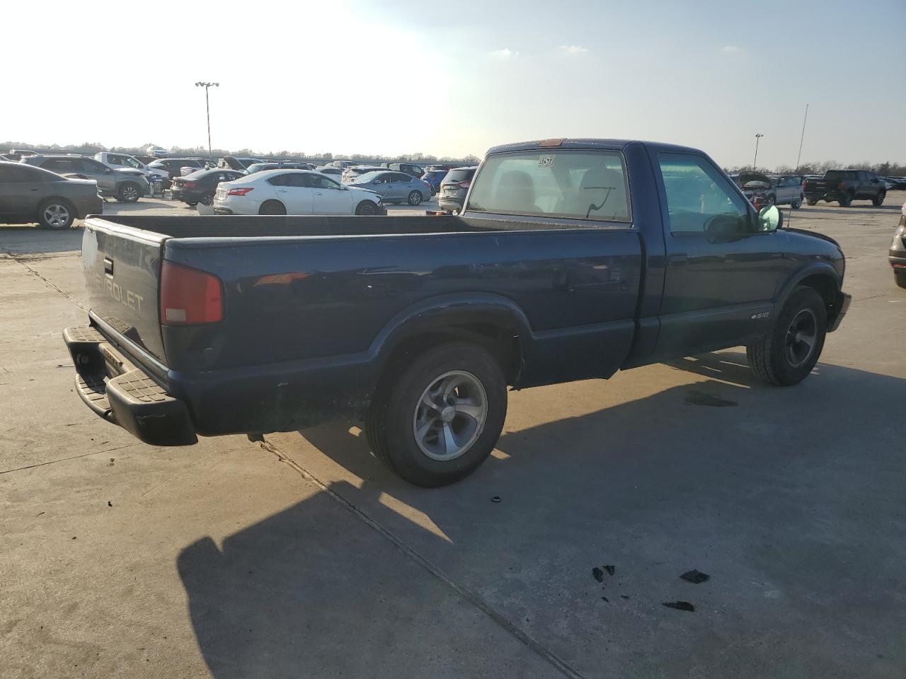 2000 Chevrolet S-10 Pickup - Image 3