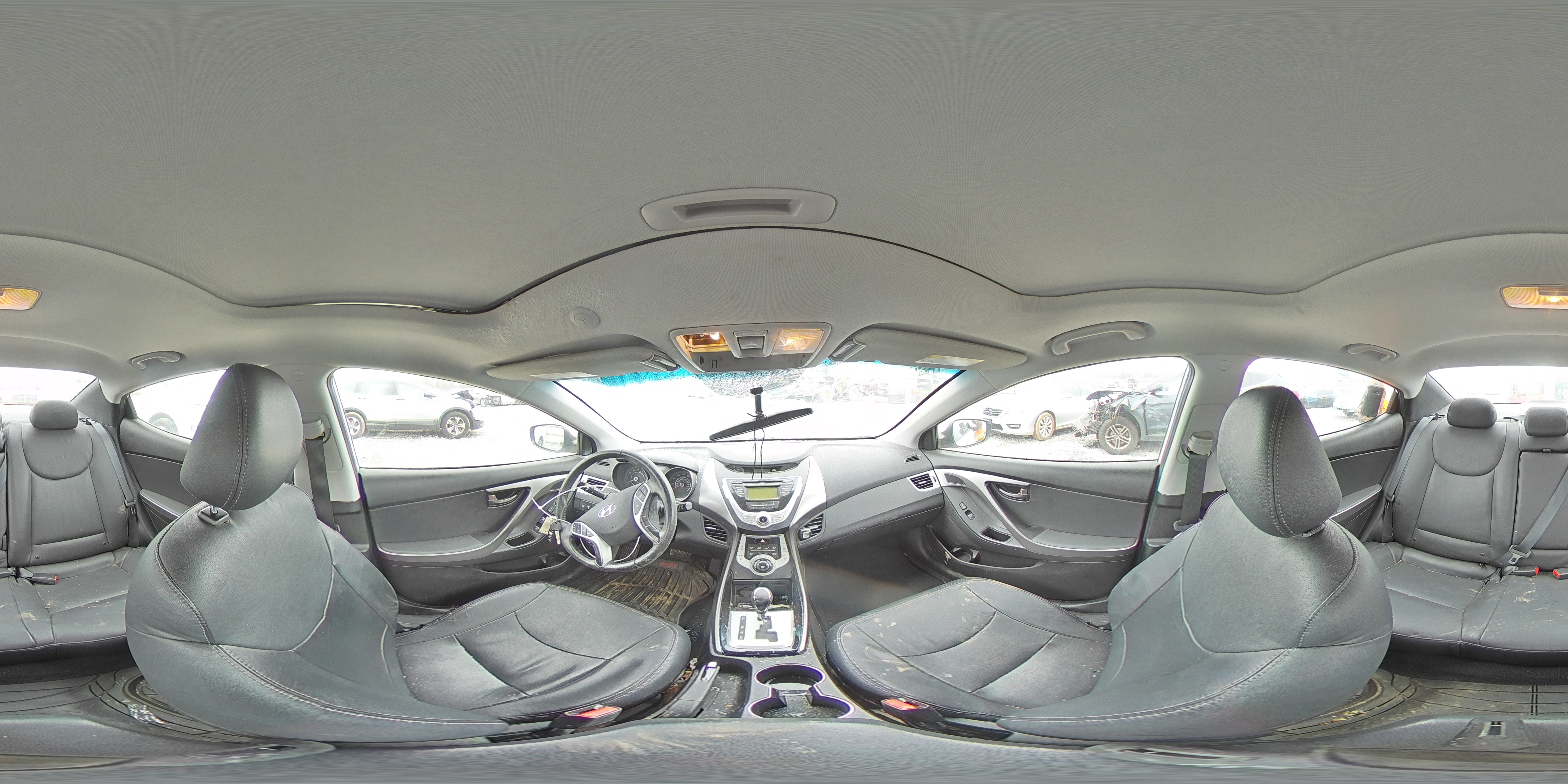 2012 Hyundai Elantra - Image 13