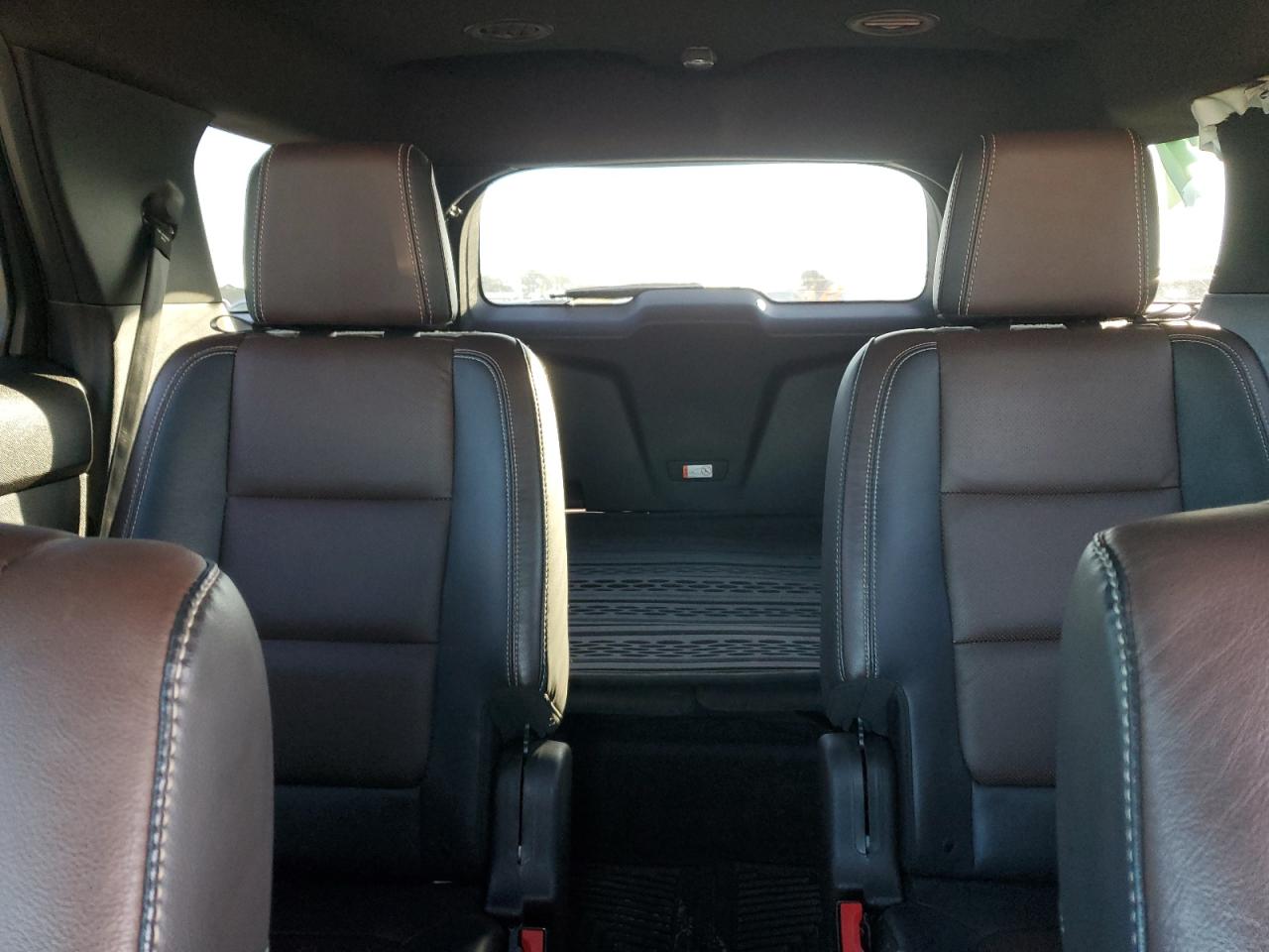 2015 Ford Explorer - Image 10