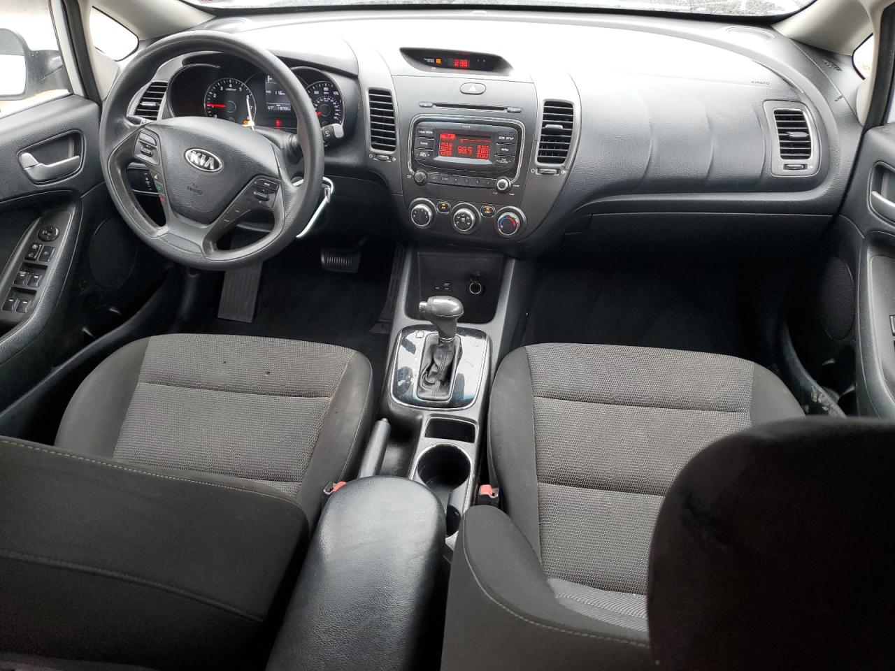 2017 Kia Forte - Image 8