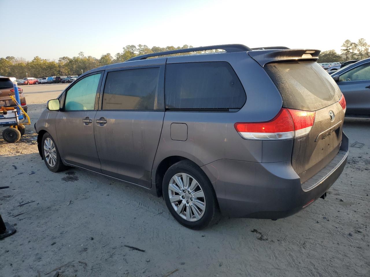 2011 Toyota Sienna - Image 2
